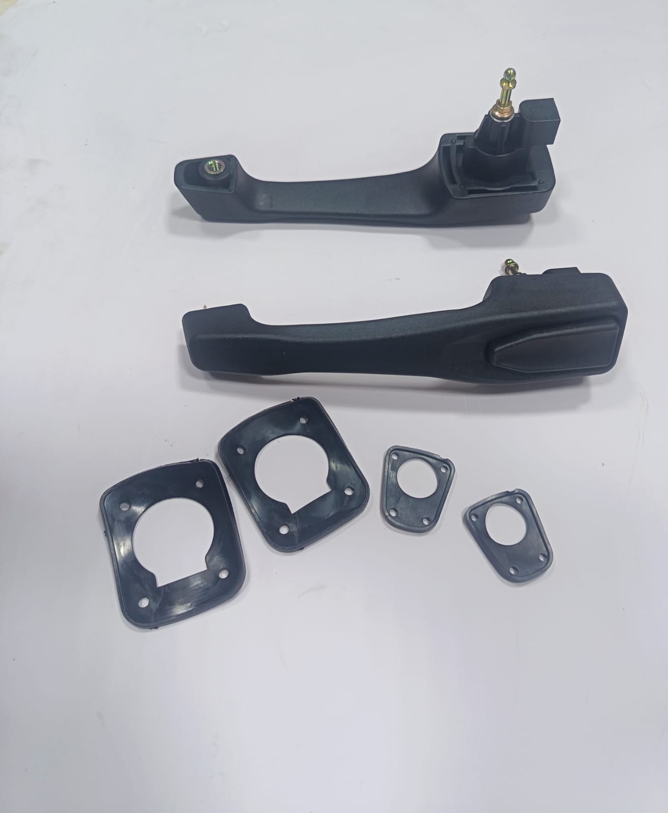 مقابض باب خارجية